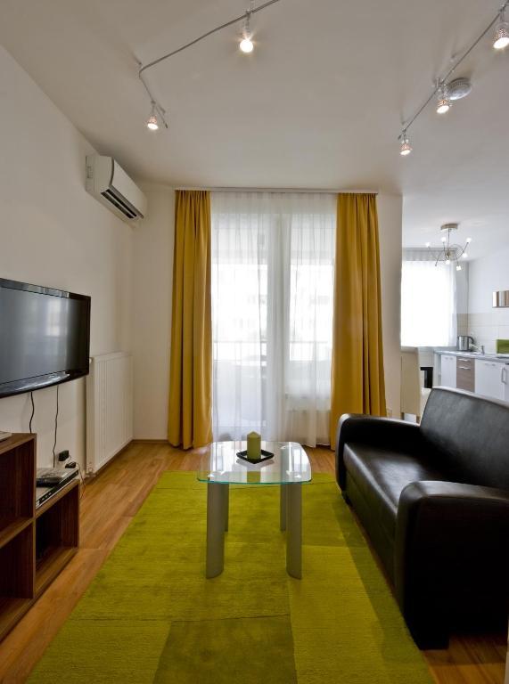 Corvin Lux Aparthotel Будапеща Стая снимка