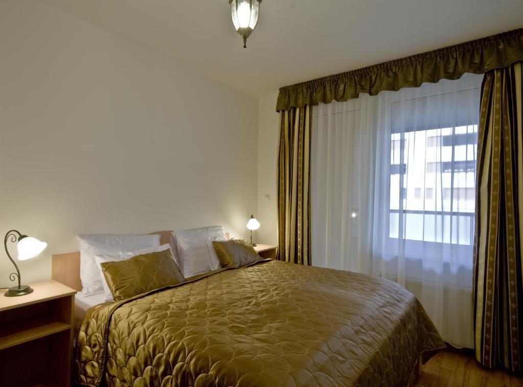 Corvin Lux Aparthotel Будапеща Екстериор снимка
