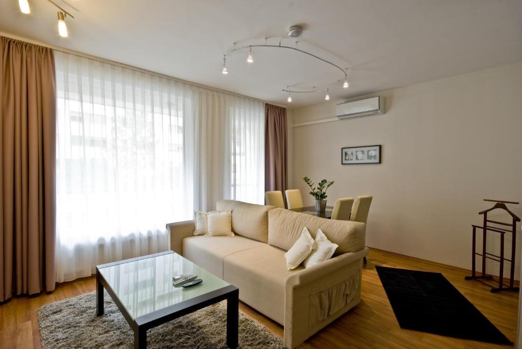 Corvin Lux Aparthotel Будапеща Стая снимка