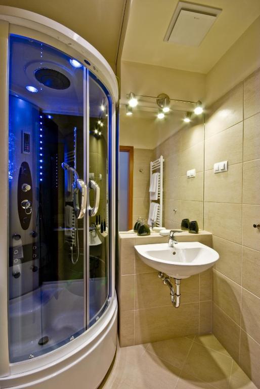 Corvin Lux Aparthotel Будапеща Стая снимка