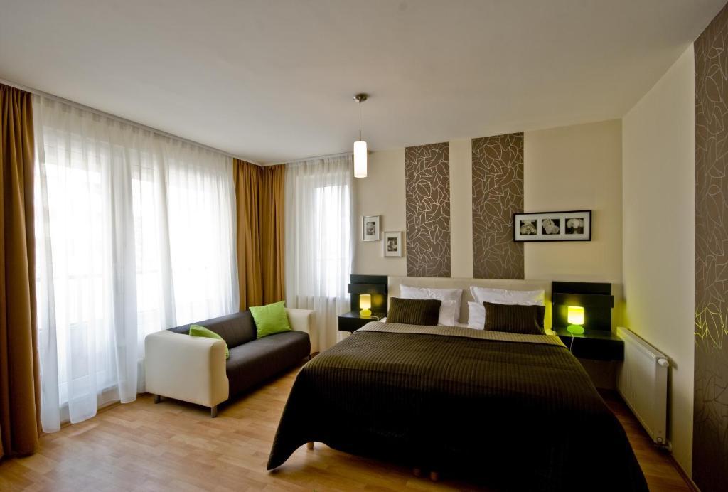 Corvin Lux Aparthotel Будапеща Стая снимка