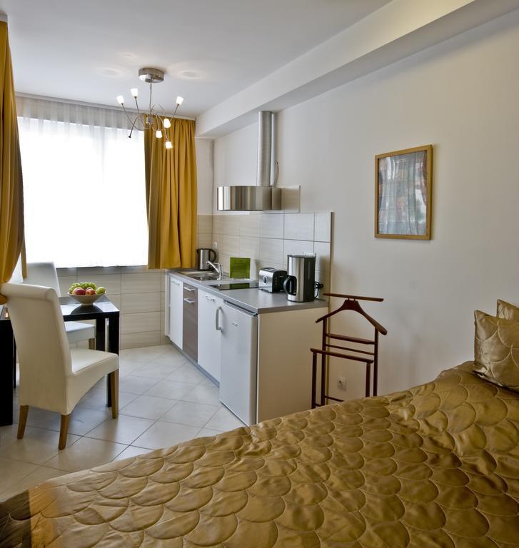 Corvin Lux Aparthotel Будапеща Екстериор снимка