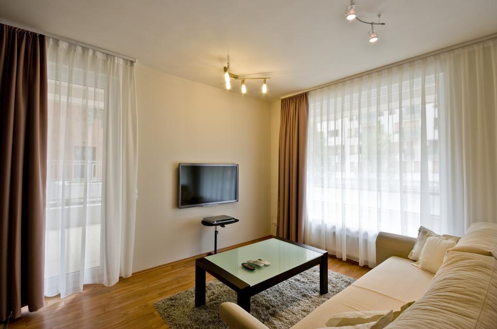 Corvin Lux Aparthotel Будапеща Екстериор снимка