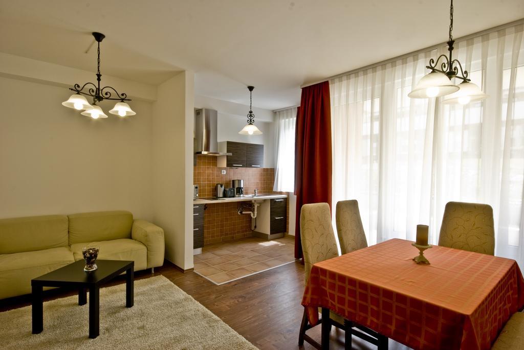 Corvin Lux Aparthotel Будапеща Екстериор снимка