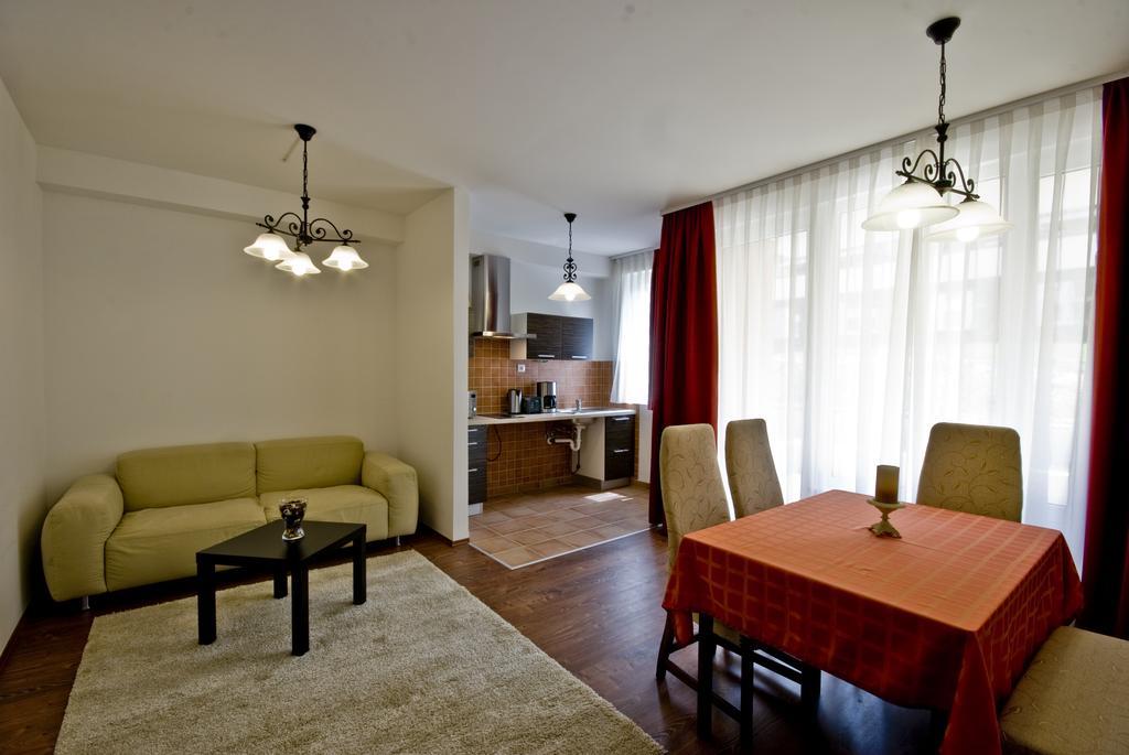 Corvin Lux Aparthotel Будапеща Екстериор снимка