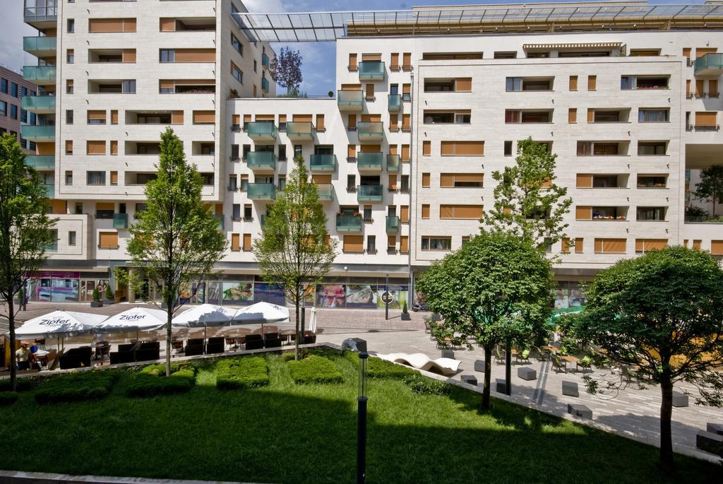Corvin Lux Aparthotel Будапеща Екстериор снимка
